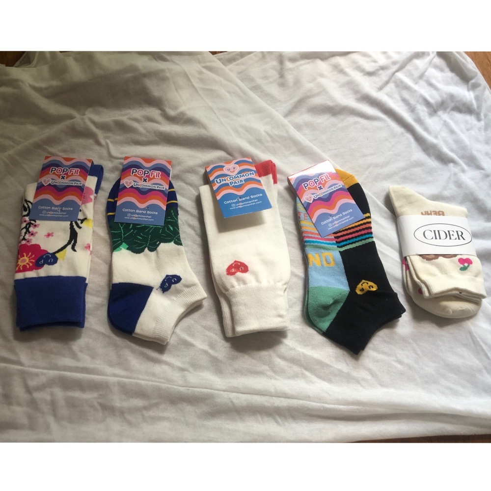 Bundle of 5 Brand New Pairs of Socks ( Pop Fit x Uncommon Pair, Shop Cider )